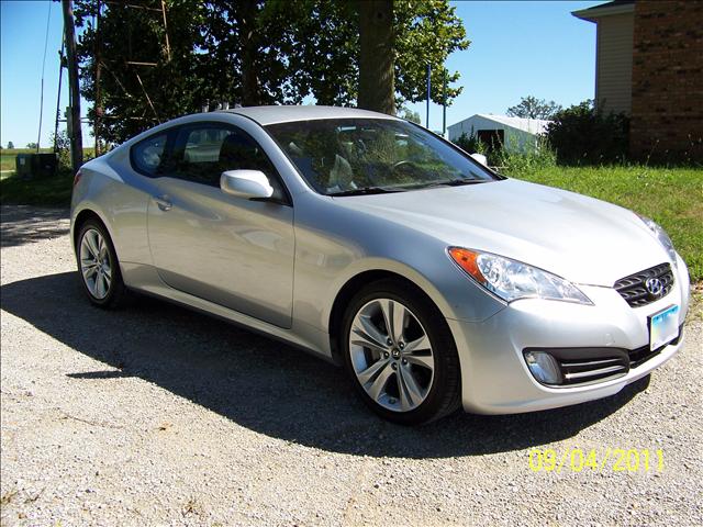 2010 Hyundai Genesis Coupe Coupe 2D (6 Spd)