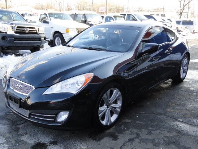 2010 Hyundai Genesis Coupe 2dr Rdstr AT 2.0T Quattro Prem Plus