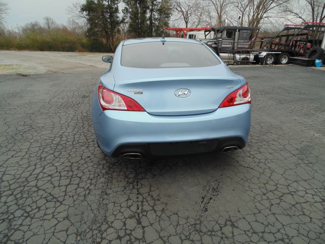 2010 Hyundai Genesis Coupe Base