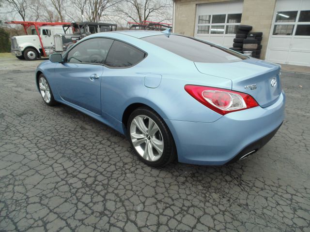 2010 Hyundai Genesis Coupe Base
