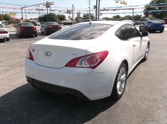 2011 Hyundai Genesis Coupe 2008 Dodge