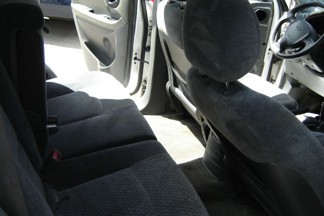 2001 Hyundai Santa Fe S Sedan