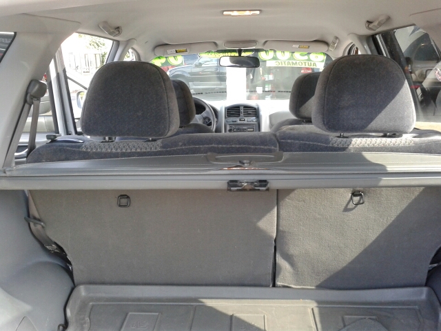 2004 Hyundai Santa Fe 3rd Row Seat Onstar 4 Door