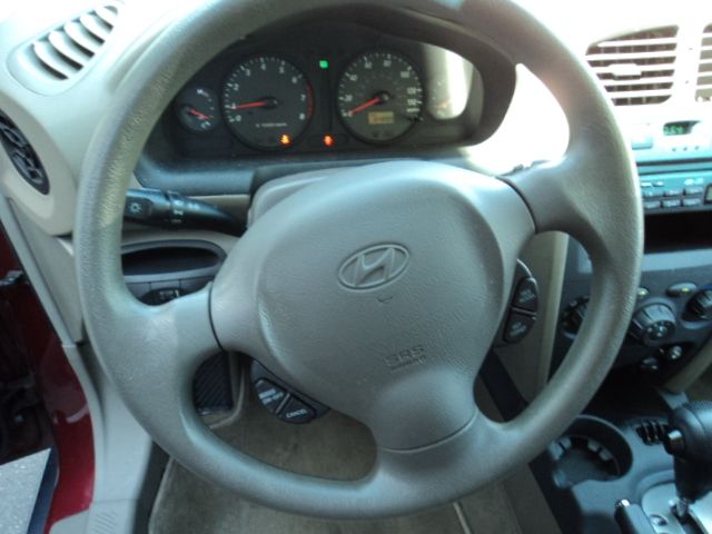 2004 Hyundai Santa Fe Quad Coupe 3