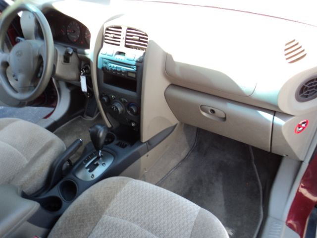 2004 Hyundai Santa Fe Quad Coupe 3