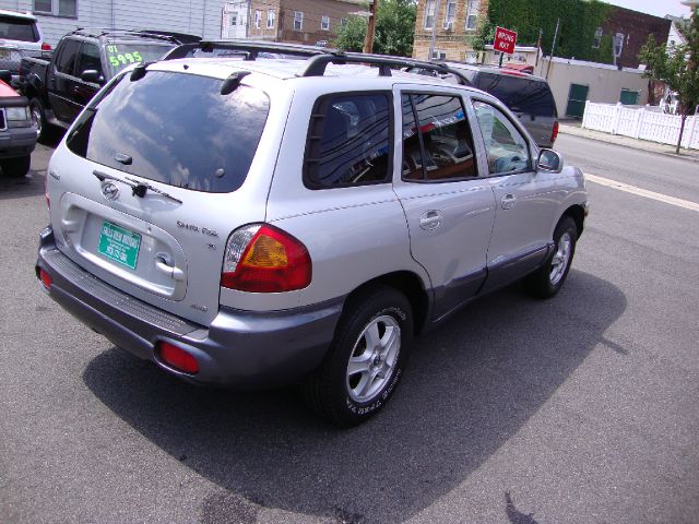 2004 Hyundai Santa Fe 4dr Sdn 2.4L FWD