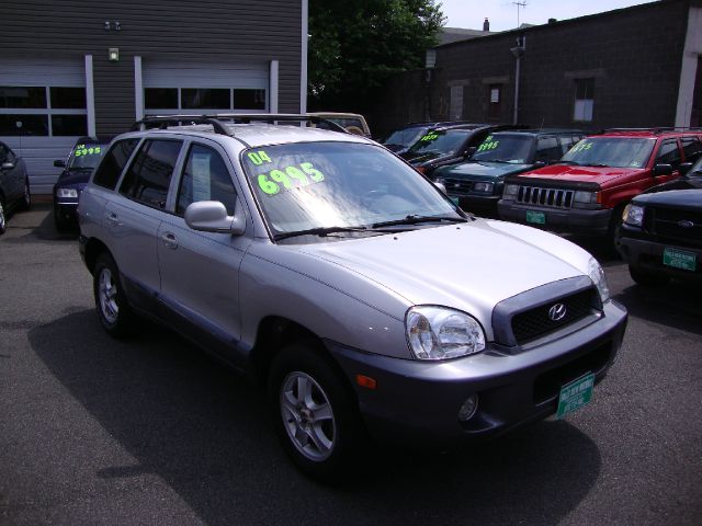 2004 Hyundai Santa Fe 4dr Sdn 2.4L FWD