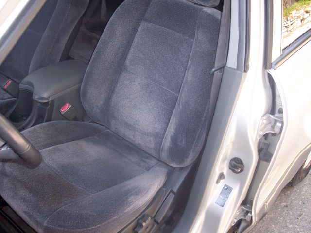 2004 Hyundai Santa Fe 4dr Sdn 2.4L FWD