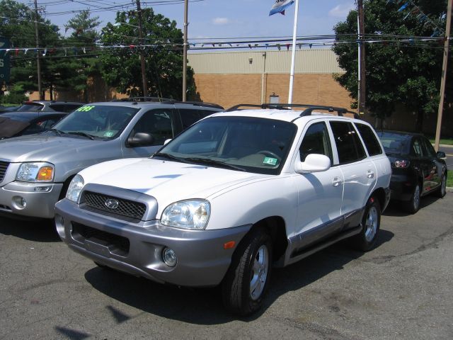 2004 Hyundai Santa Fe 4dr Sdn 2.4L FWD