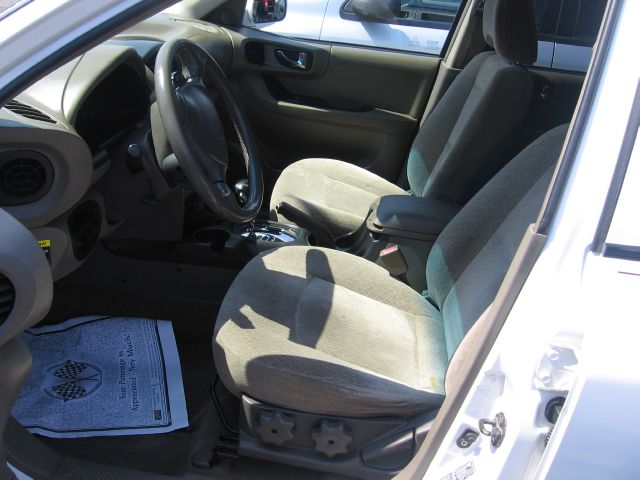 2004 Hyundai Santa Fe 4dr Sdn 2.4L FWD