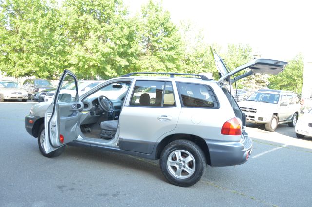 2004 Hyundai Santa Fe 4dr Sdn 2.4L FWD