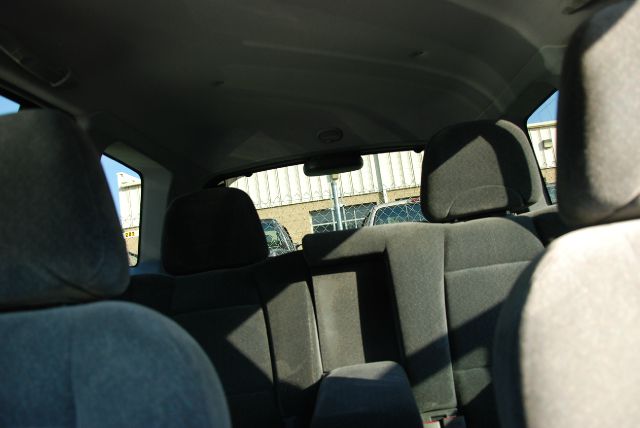 2004 Hyundai Santa Fe 4dr Sdn 2.4L FWD