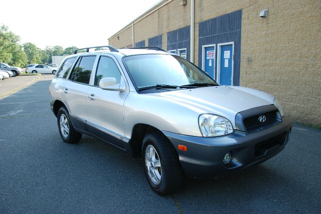 2004 Hyundai Santa Fe 4dr Sdn 2.4L FWD