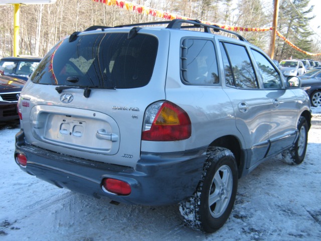 2004 Hyundai Santa Fe 4dr Sdn 2.4L FWD