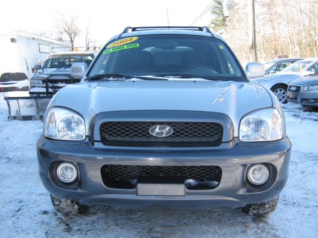 2004 Hyundai Santa Fe 4dr Sdn 2.4L FWD