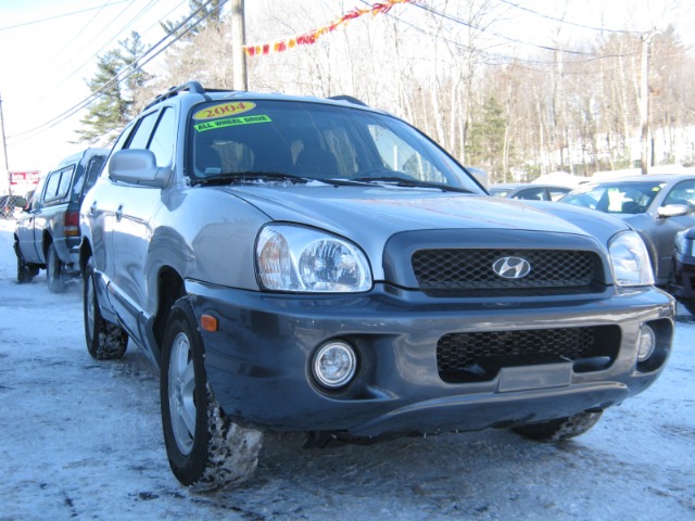 2004 Hyundai Santa Fe 4dr Sdn 2.4L FWD