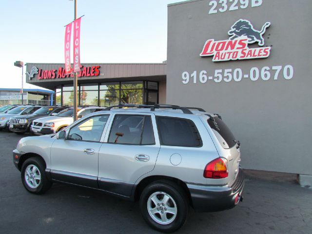 2004 Hyundai Santa Fe 4dr Sdn 2.4L FWD