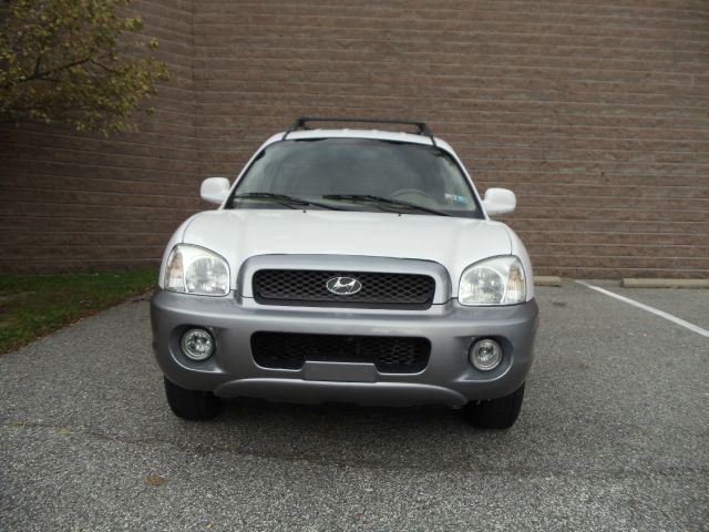 2004 Hyundai Santa Fe 4dr Sdn 2.4L FWD