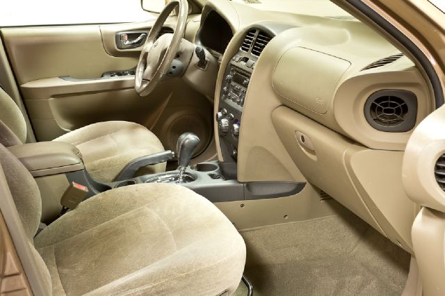 2004 Hyundai Santa Fe 4dr Sdn 2.4L FWD