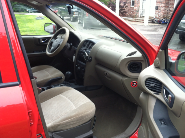 2004 Hyundai Santa Fe Base