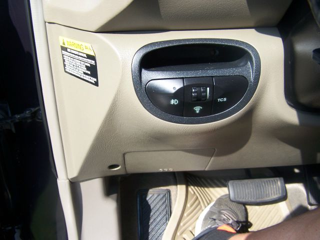 2005 Hyundai Santa Fe LS Truck