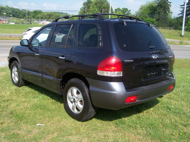 2005 Hyundai Santa Fe LS Truck