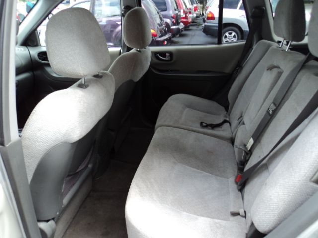 2005 Hyundai Santa Fe 4dr Sdn 2.4L FWD