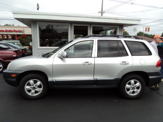 2005 Hyundai Santa Fe 4dr Sdn 2.4L FWD