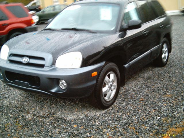 2005 Hyundai Santa Fe 4dr Sdn 2.4L FWD