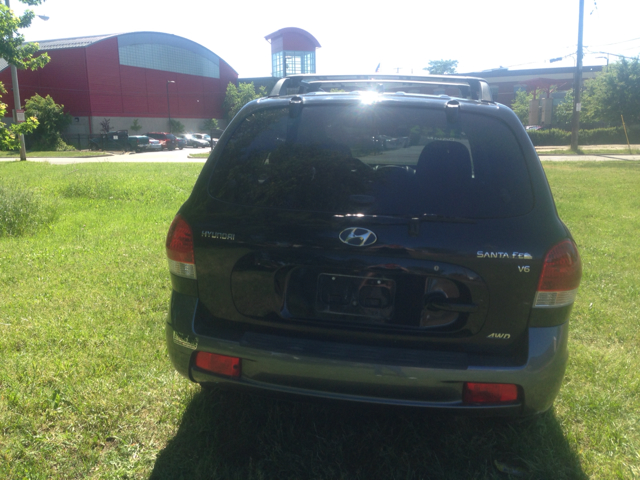 2005 Hyundai Santa Fe 4dr Sdn 2.4L FWD