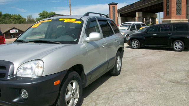 2005 Hyundai Santa Fe 4dr Sdn 2.4L FWD