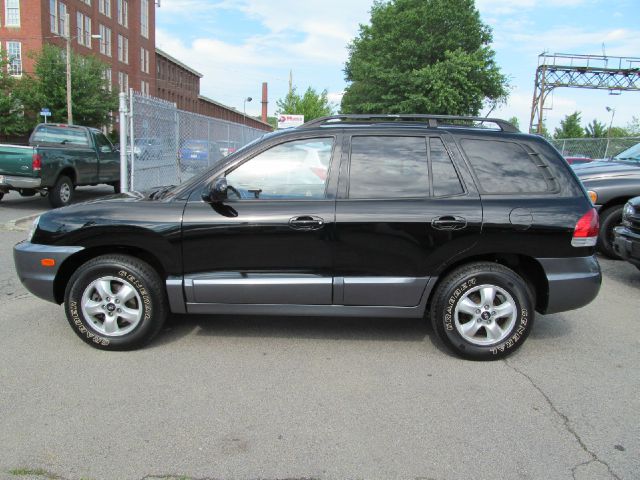 2005 Hyundai Santa Fe 4dr Sdn 2.4L FWD