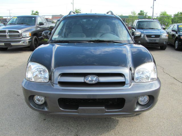 2005 Hyundai Santa Fe 4dr Sdn 2.4L FWD