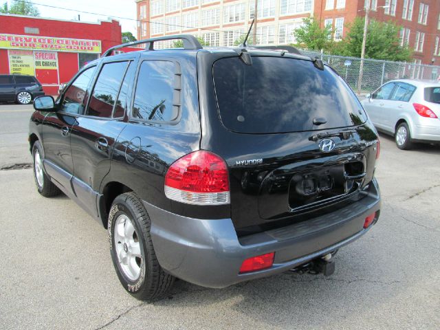 2005 Hyundai Santa Fe 4dr Sdn 2.4L FWD