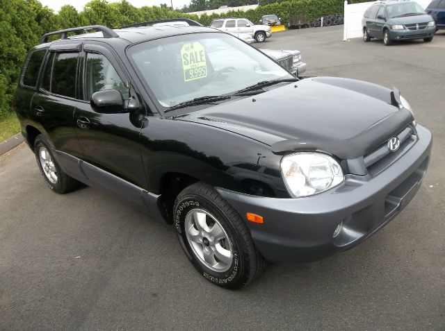 2005 Hyundai Santa Fe 4dr Sdn 2.4L FWD