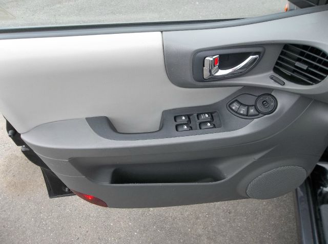 2005 Hyundai Santa Fe 4dr Sdn 2.4L FWD