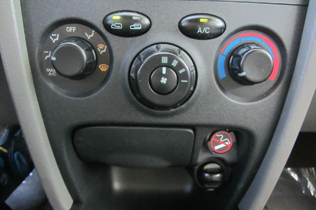 2005 Hyundai Santa Fe 4dr Sdn 2.4L FWD