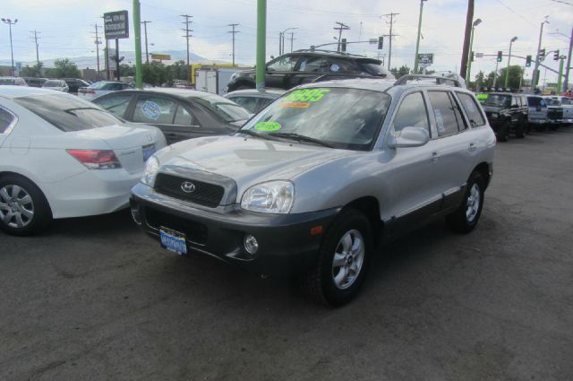 2005 Hyundai Santa Fe 4dr Sdn 2.4L FWD