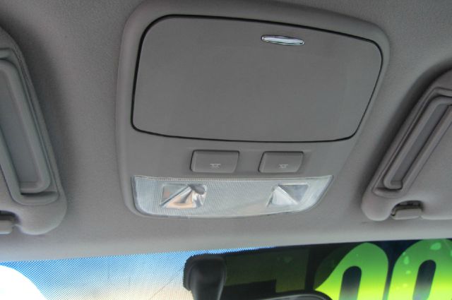 2005 Hyundai Santa Fe 4dr Sdn 2.4L FWD