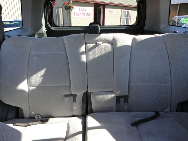 2005 Hyundai Santa Fe 4dr Sdn 2.4L FWD