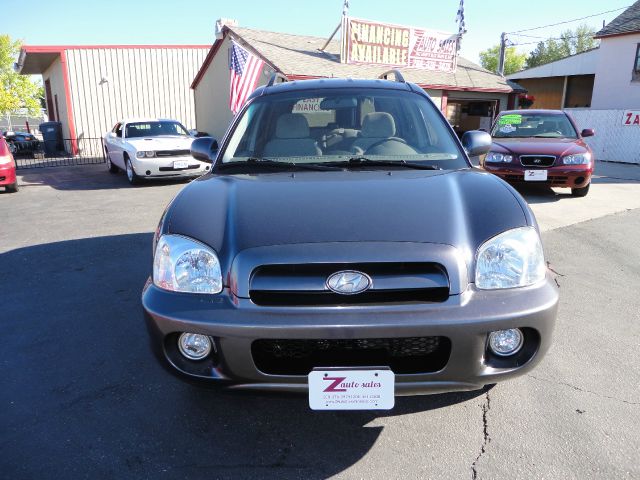 2005 Hyundai Santa Fe 4dr Sdn 2.4L FWD