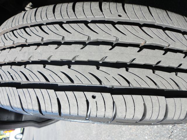 2005 Hyundai Santa Fe 4dr Sdn 2.4L FWD