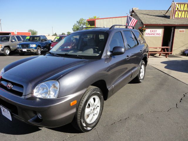 2005 Hyundai Santa Fe 4dr Sdn 2.4L FWD