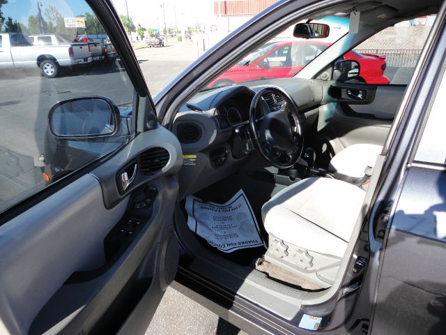 2005 Hyundai Santa Fe 4dr Sdn 2.4L FWD