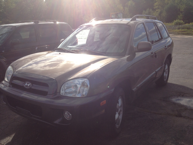 2005 Hyundai Santa Fe 4dr Sdn 2.4L FWD