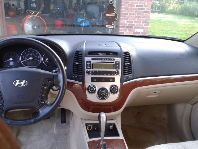 2007 Hyundai Santa Fe Reg. Cab 8-ft. Bed 2WD