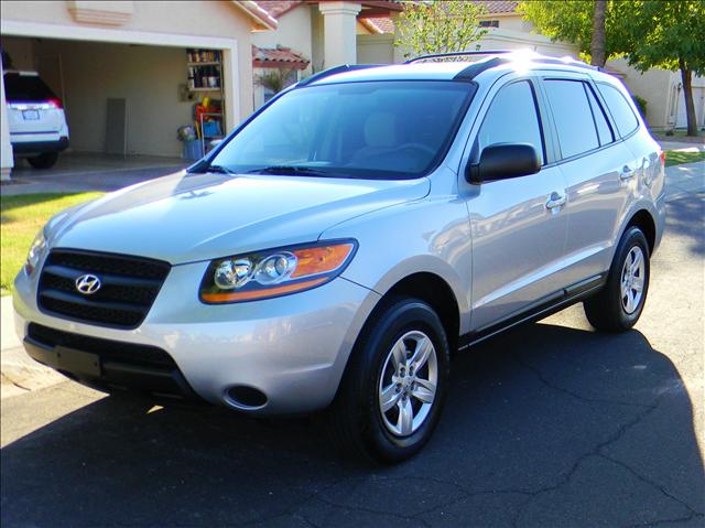 2009 Hyundai Santa Fe LX/ 4 Door