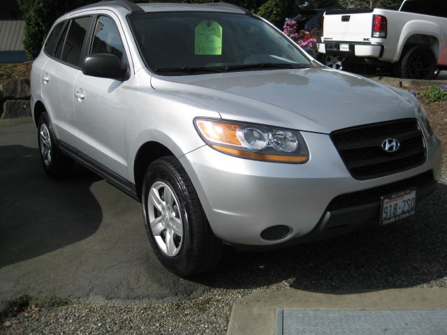 2009 Hyundai Santa Fe Reg. Cab 8-ft. Bed 2WD