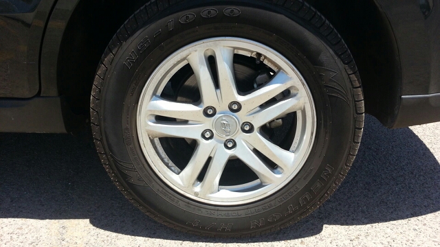 2012 Hyundai Santa Fe XR W/ RES