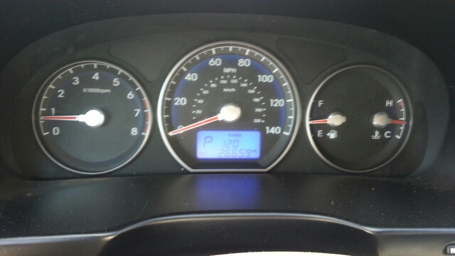 2012 Hyundai Santa Fe XR W/ RES